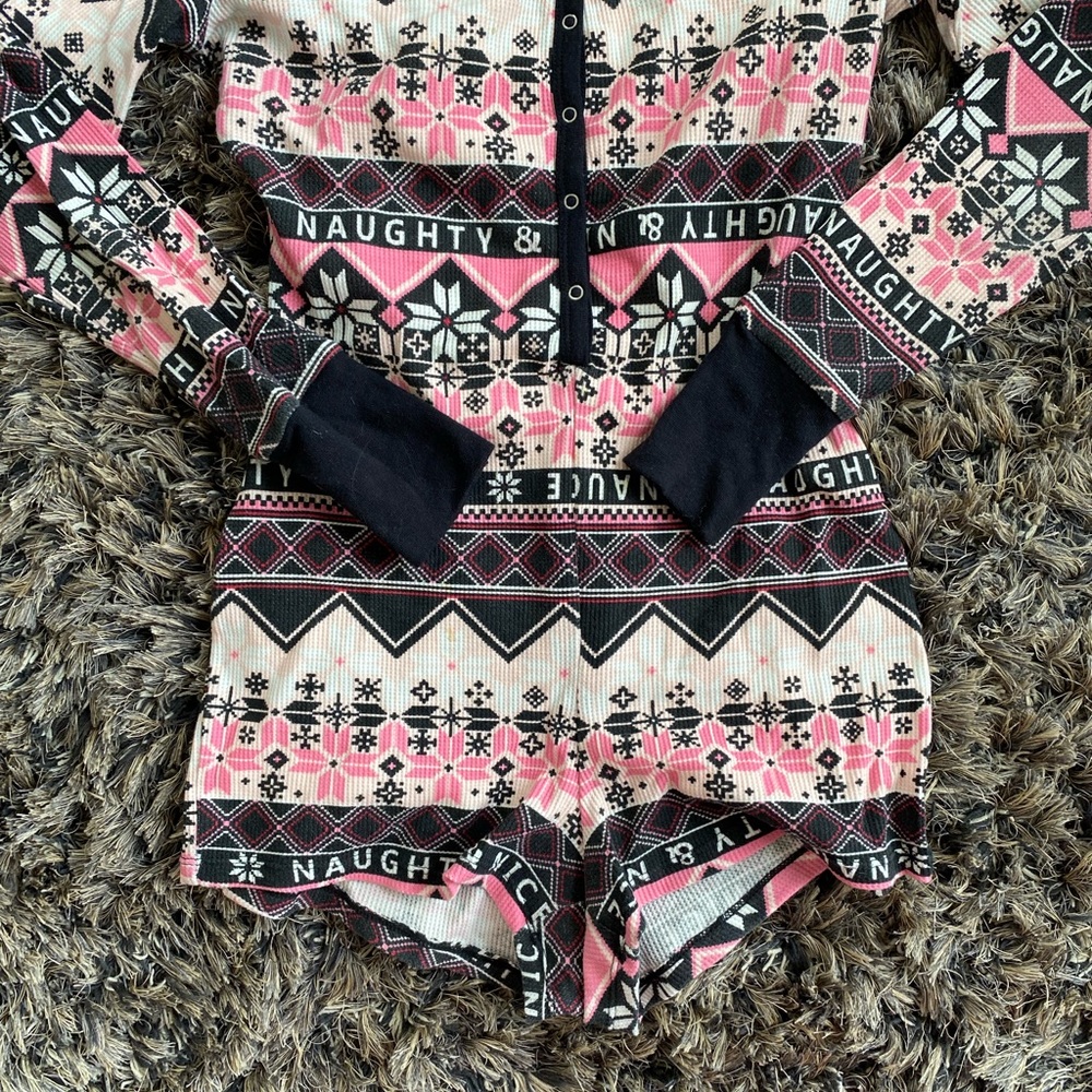 ✨2 for 1✨ One Piece Lounge Wear (SIZE S) - Picture 8 of 8